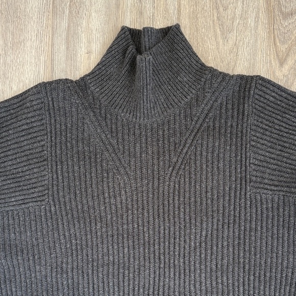 Banana Republic Ribbed Mockneck Sweater - Picture 2 of 4